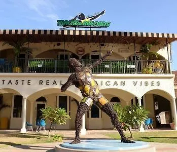 Hospitality Expert Stonehenge - 5Br Mansion Villa Montego Bay