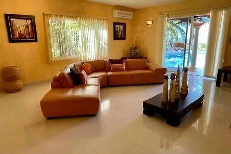 Hospitality Expert Stonehenge - 5Br Mansion Villa Montego Bay